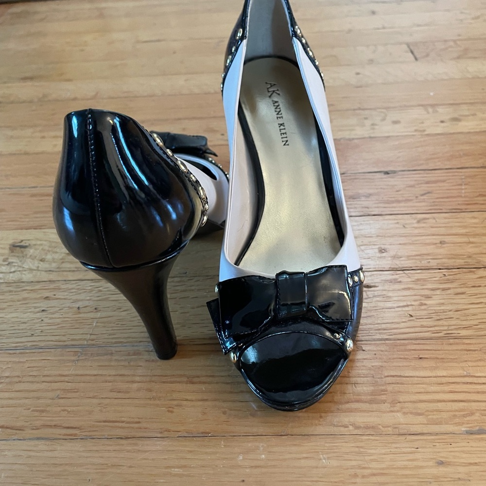 Anne Klein peep toe heels